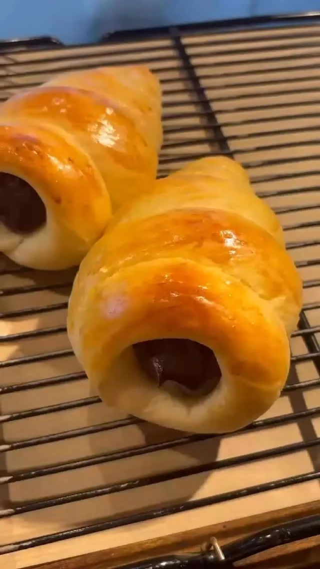 【 チョココロネ 】